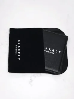 Blk Passport Holder*Blakely Clothing Online